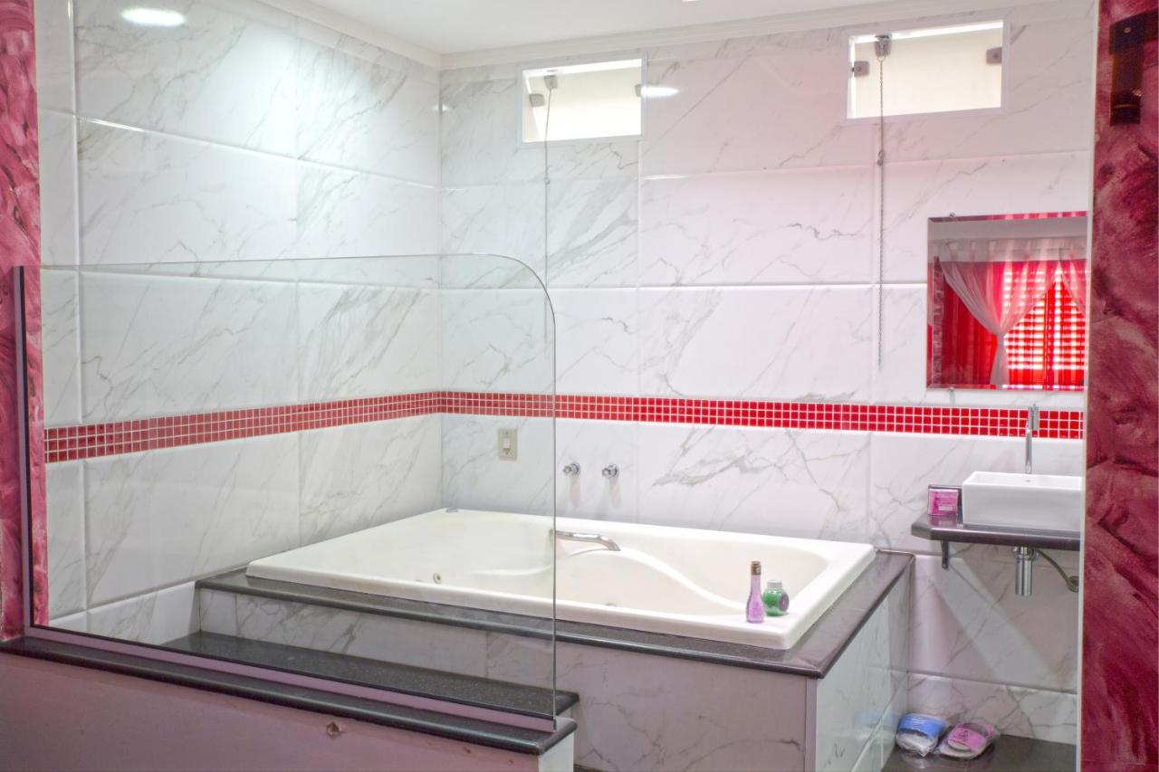 Motel Tropical Inn Касапава Экстерьер фото